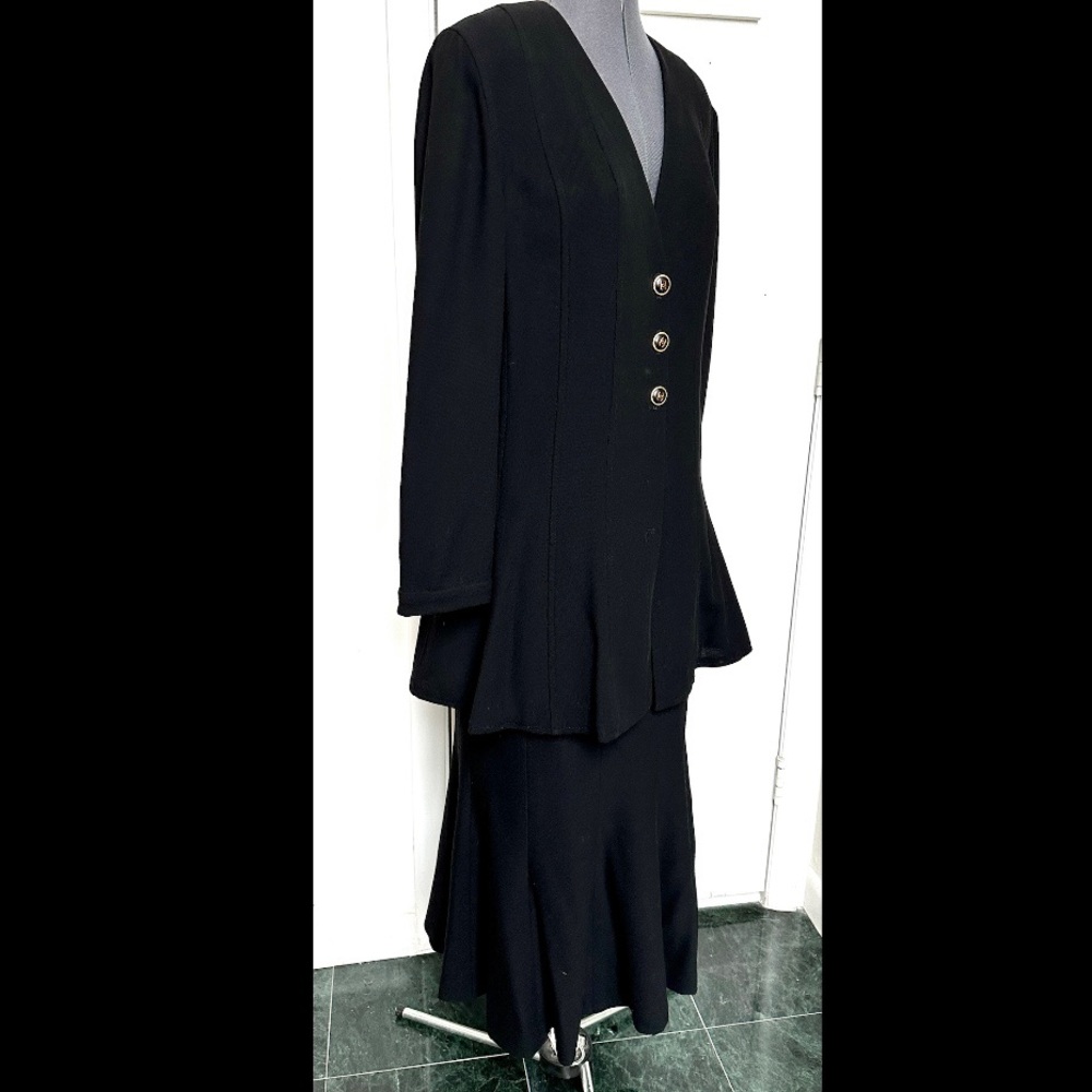 VINTAGE 1993 CHANEL BOUTIQUE BLACK WOOL CREPE SUIT JACKET LONG SKIRT 40 42 8 10 - Picture 4 of 10
